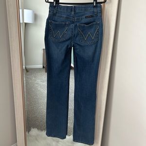 Wranglers Women’s Q Baby Ultimate Riding Bootcut Jeans